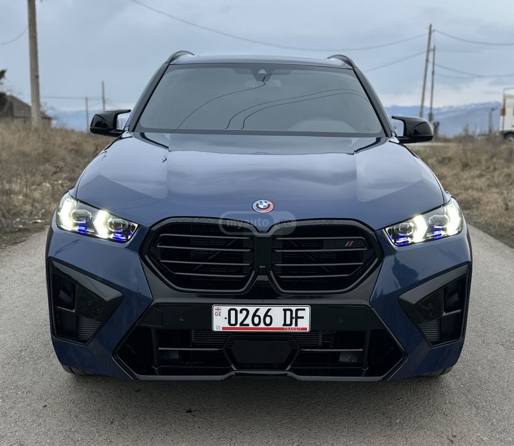 BMW X5 - фото 1