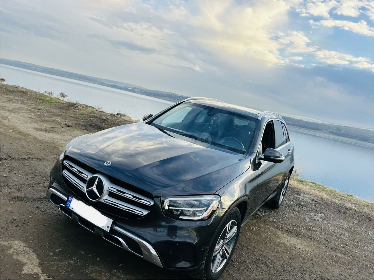 Mercedes-Benz GLC 300 - фото 1