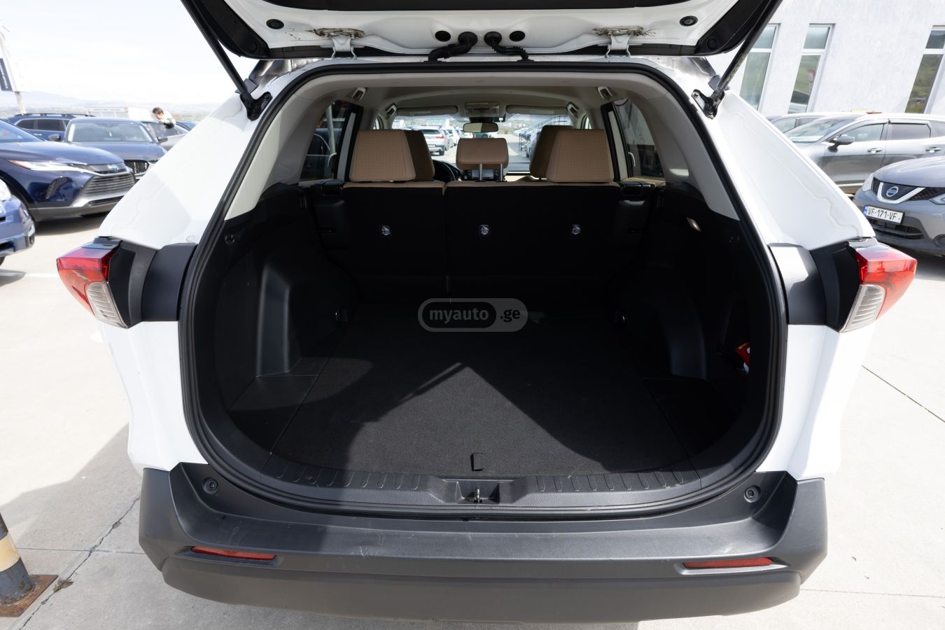 Toyota RAV 4 - фото 7