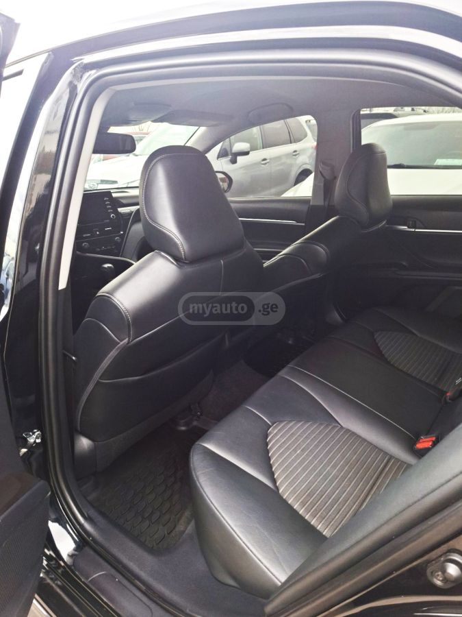 Toyota Camry - фото 10