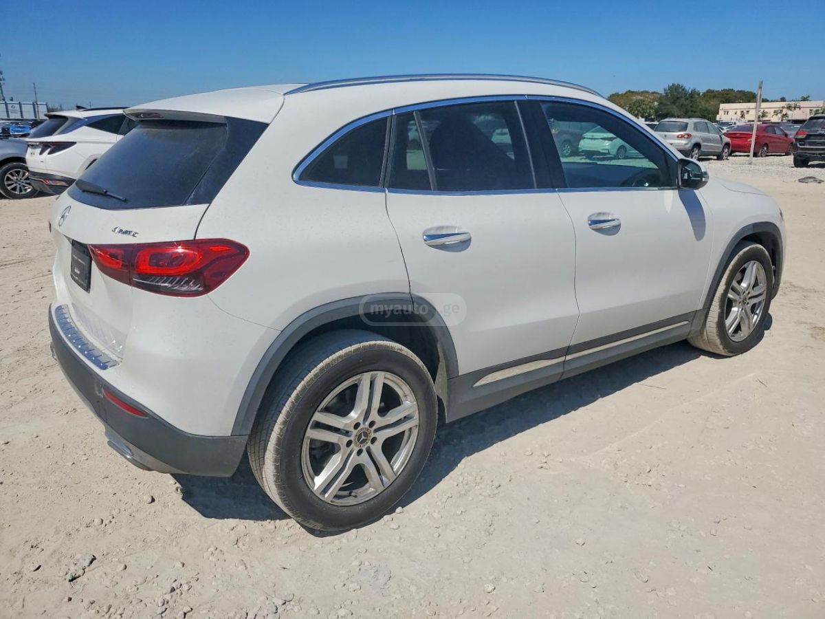 Mercedes-Benz GLA 250 - фото 3