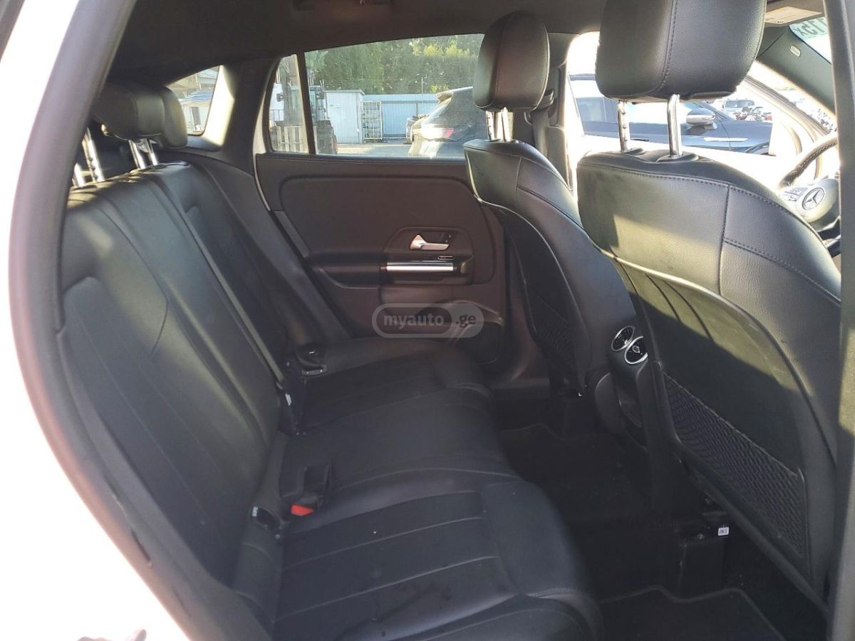 Mercedes-Benz GLA 250 - фото 11