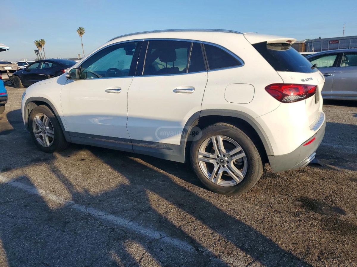 Mercedes-Benz GLA 250 - фото 2