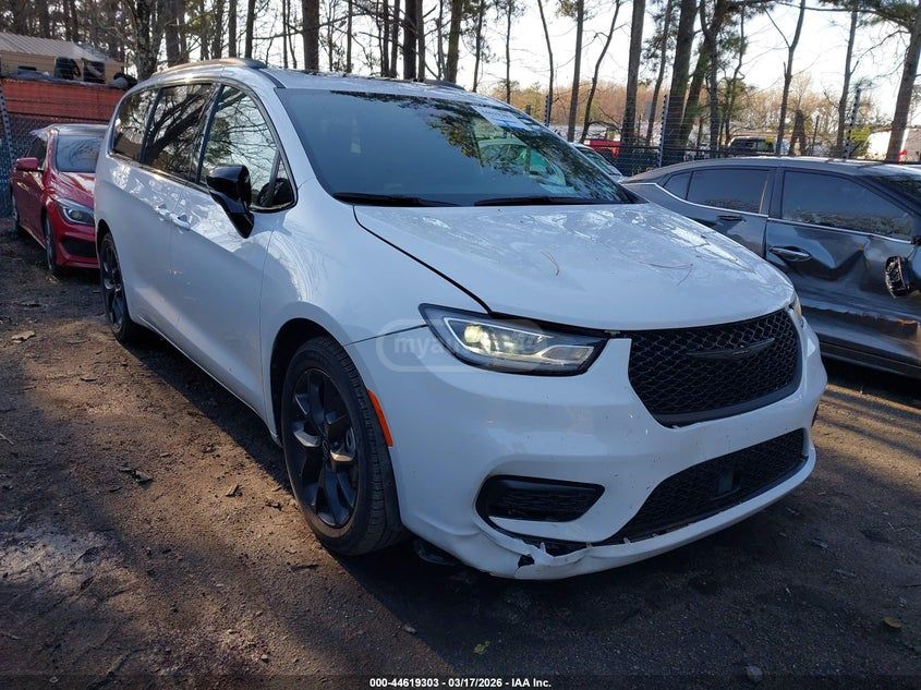 Chrysler Pacifica 2025 — миниатюра 1