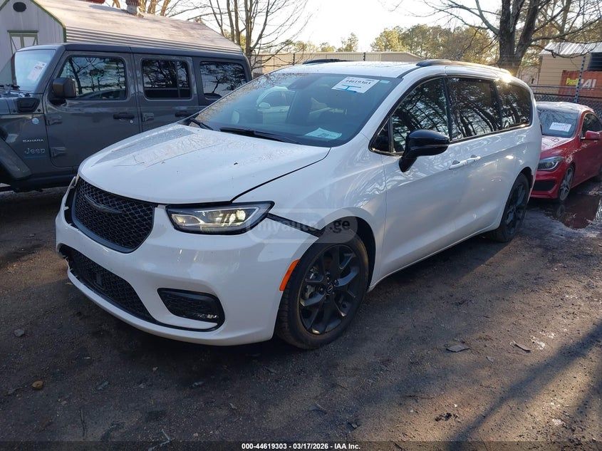 Chrysler Pacifica 2025 — миниатюра 2