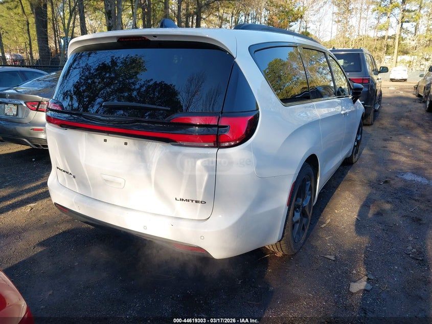 Chrysler Pacifica 2025 — миниатюра 4