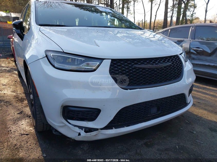 Chrysler Pacifica 2025 — миниатюра 6