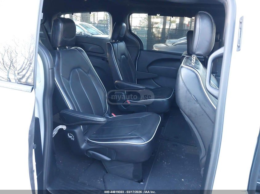 Chrysler Pacifica 2025 — миниатюра 8