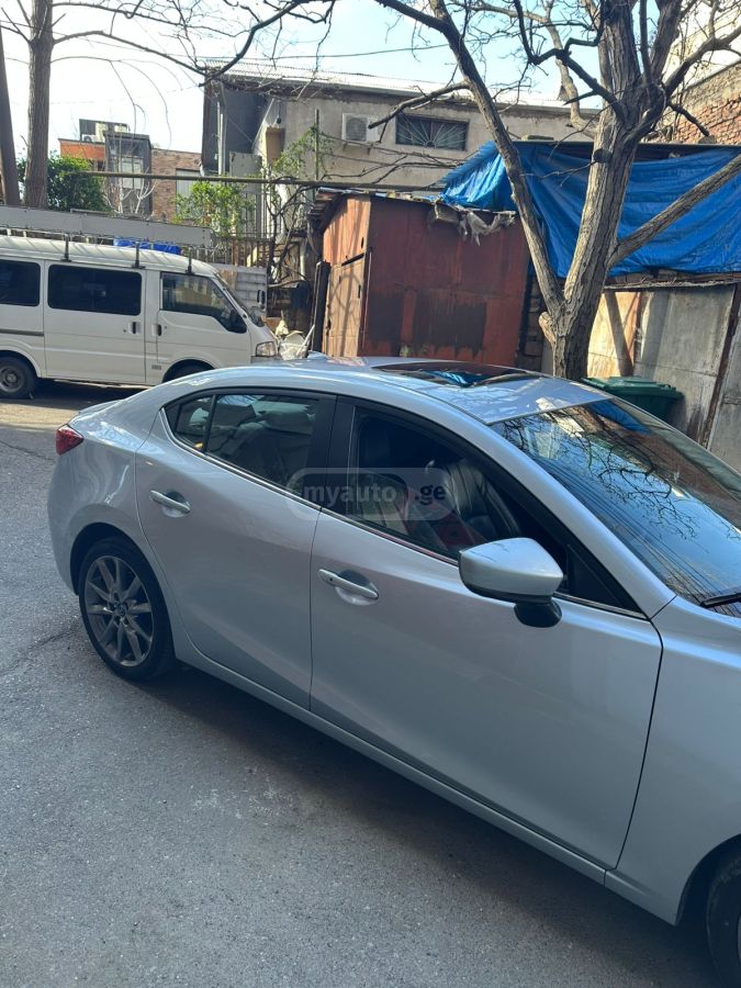 Mazda Mazda 3 - фото 7