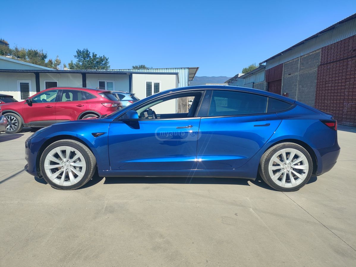 Tesla Model 3 - фото 2