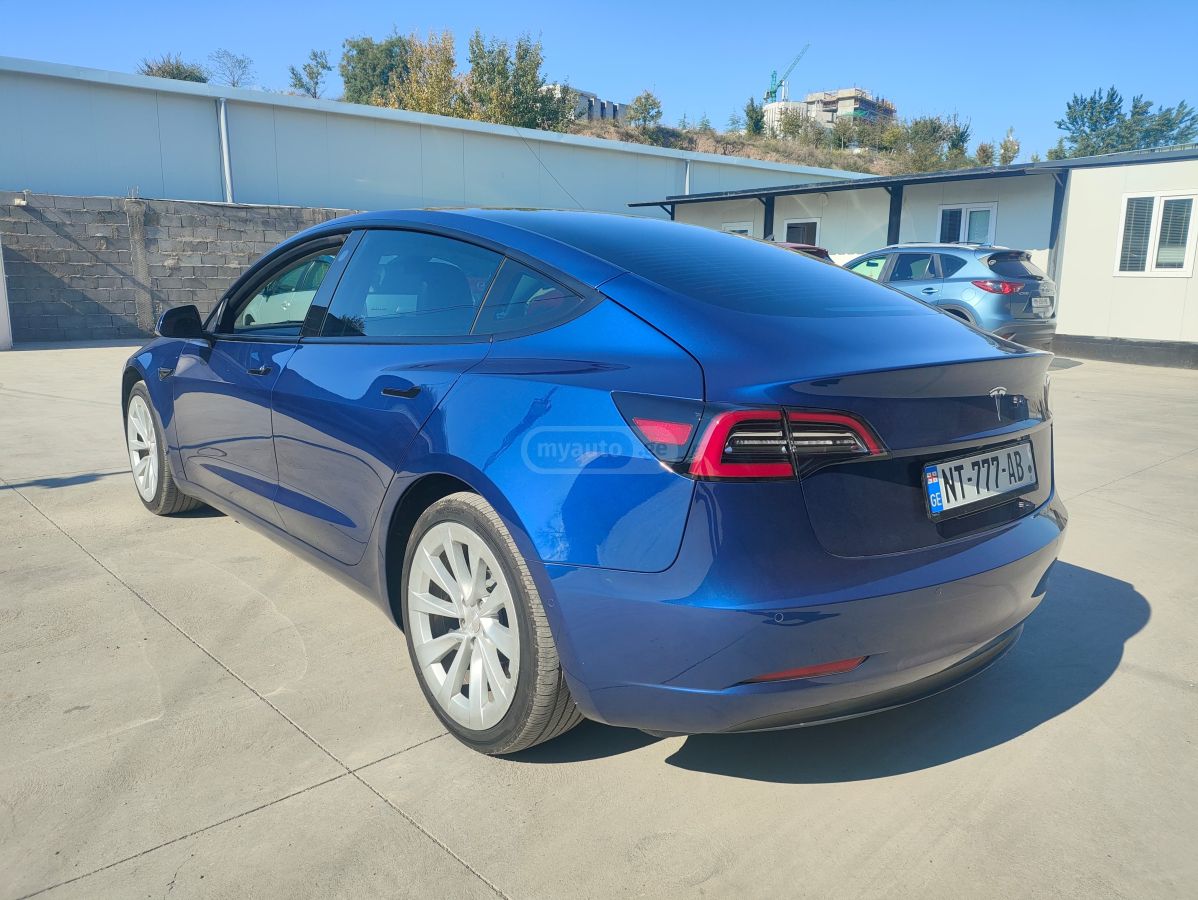 Tesla Model 3 - фото 3
