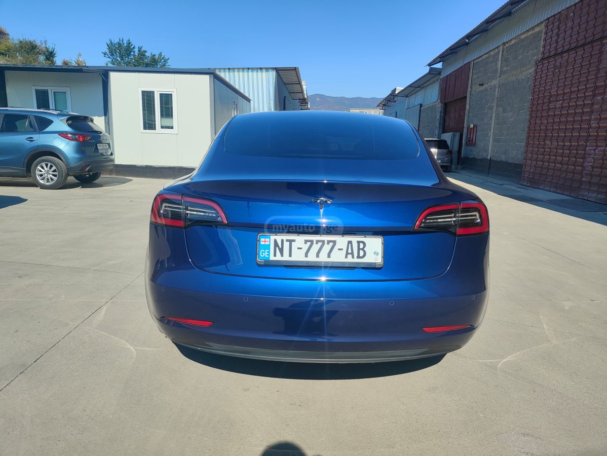 Tesla Model 3 - фото 4