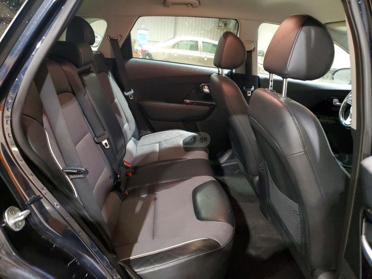 Kia Niro - фото 11