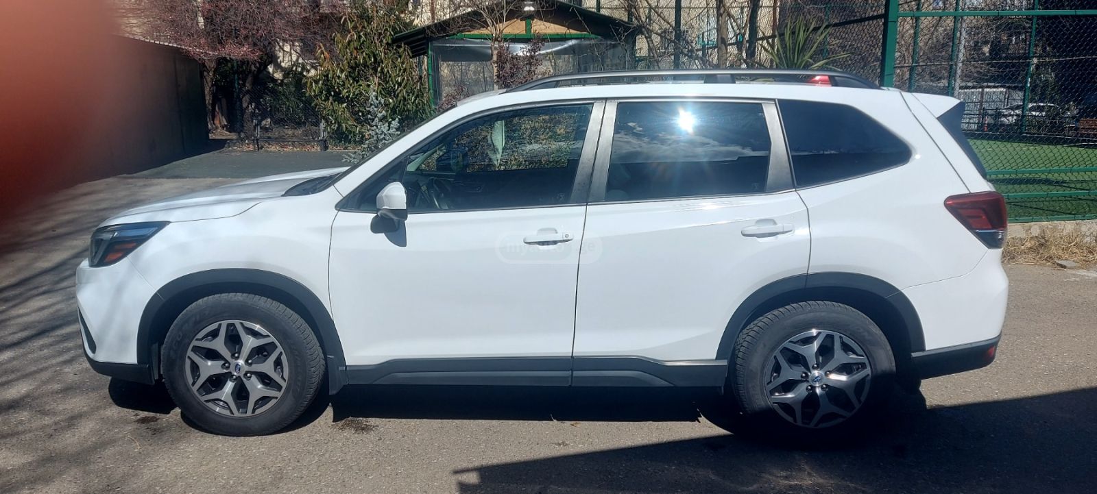 Subaru Premium 4dr All-Wheel Drive CV — миниатюра 2