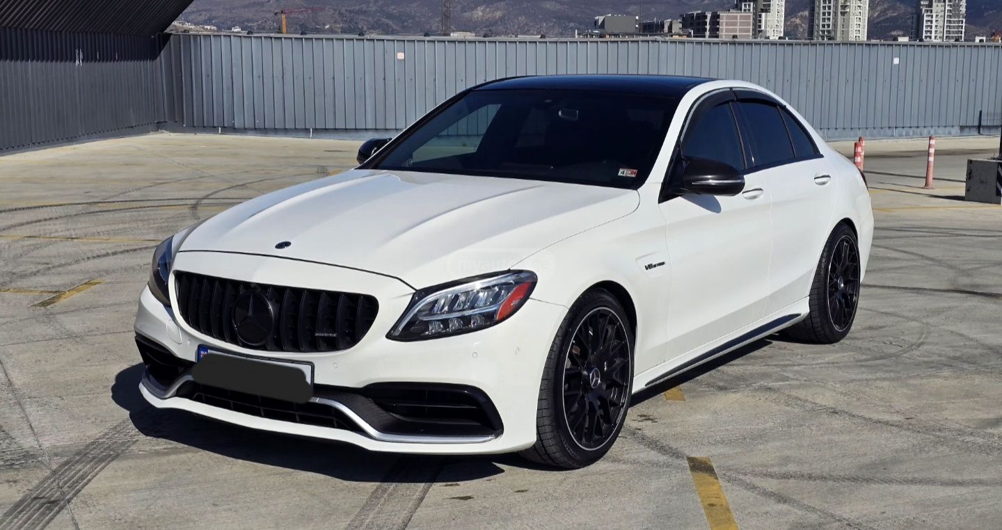 Mercedes-Benz C 63 AMG - фото 1