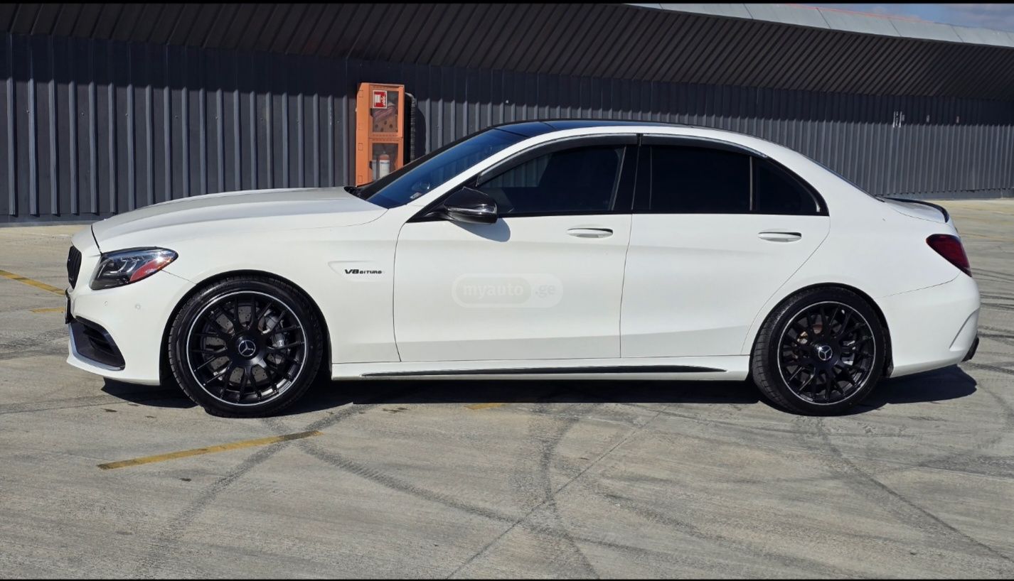 Mercedes-Benz C 63 AMG - фото 2