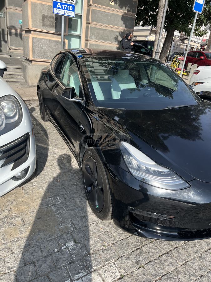 Tesla Model 3 - фото 4