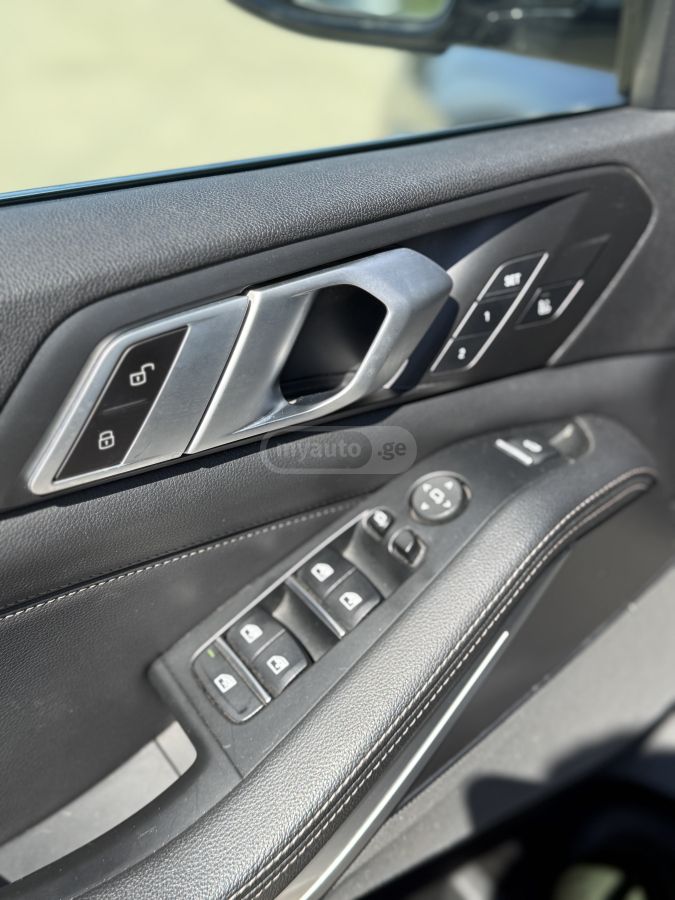 BMW X5 - фото 10