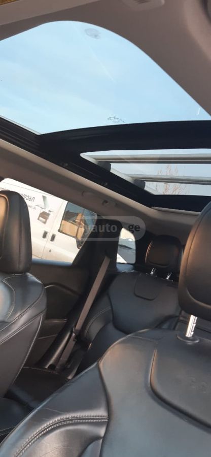 Jeep Cherokee - фото 10