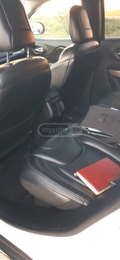 Jeep Cherokee - фото 11