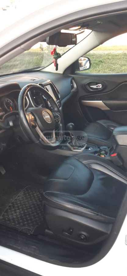 Jeep Cherokee - фото 7