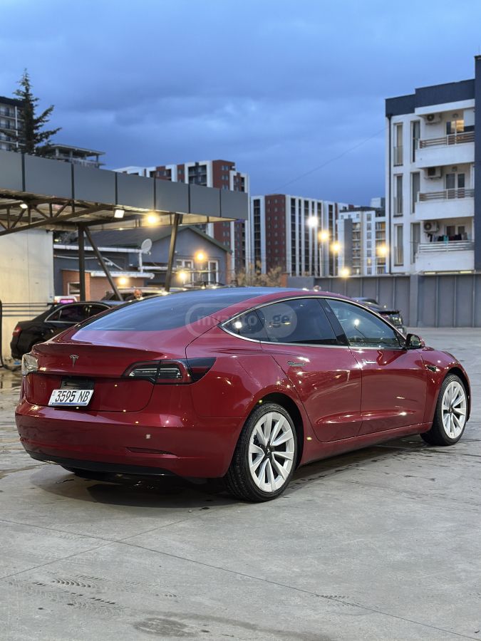 Tesla Model 3 - фото 4
