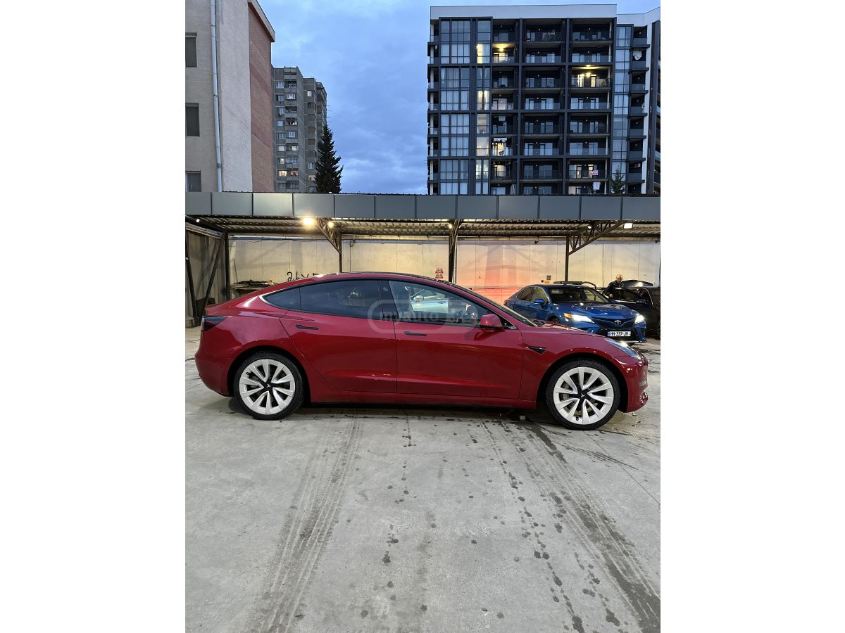 Tesla Model 3 - фото 5