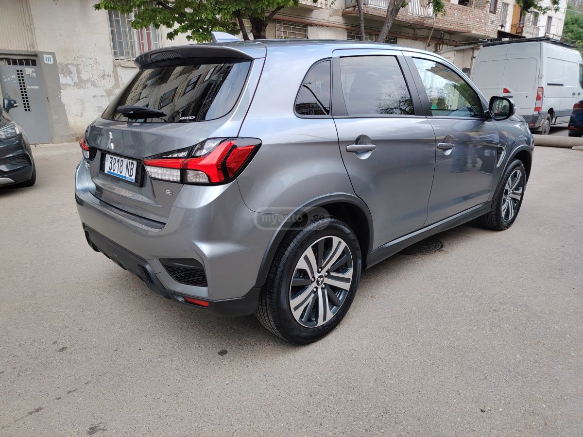 Mitsubishi Outlander Sport - фото 1