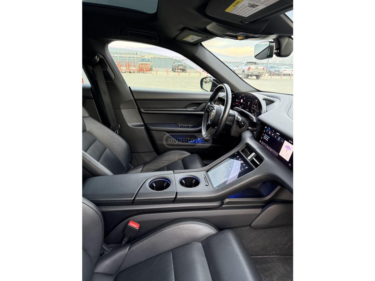 Porsche Cross turismo — миниатюра 3