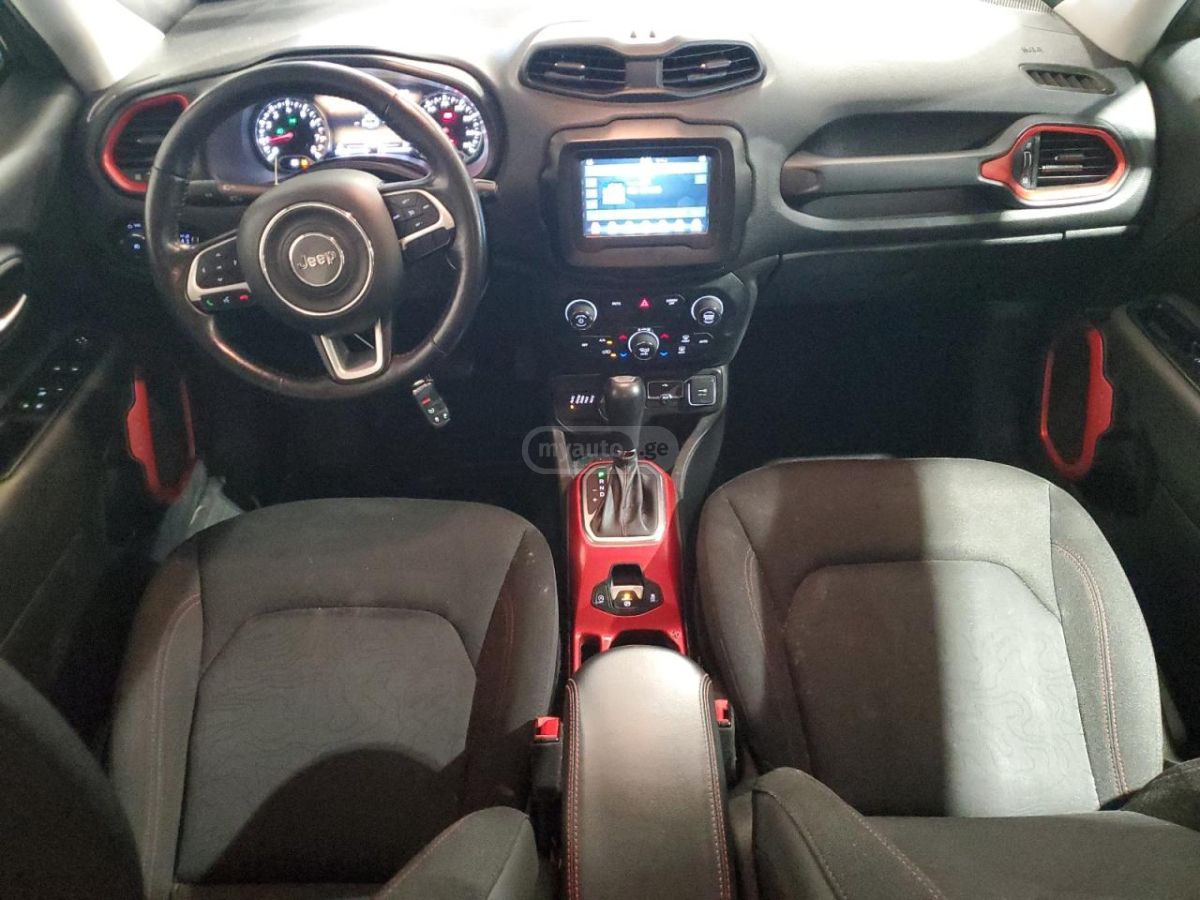 Jeep Renegade - фото 8