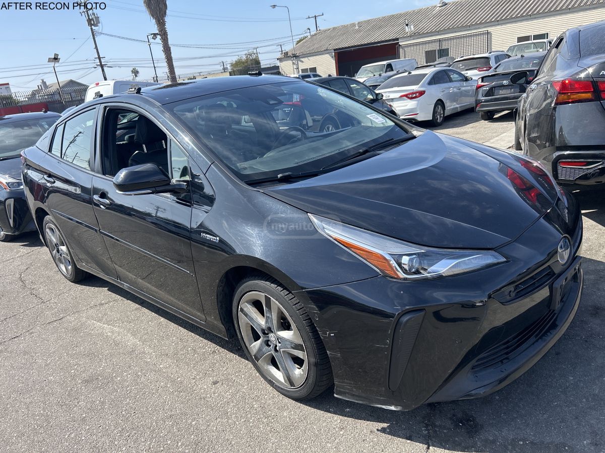 Toyota Prius - фото 1