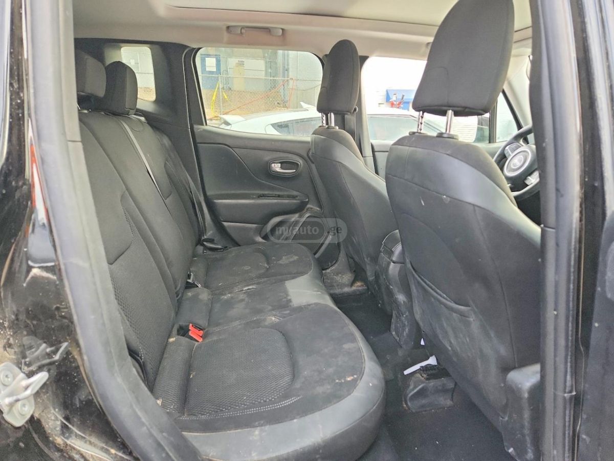 Jeep Renegade - фото 11