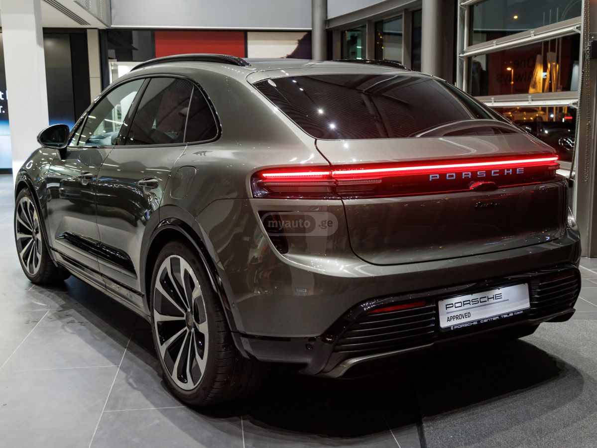 Porsche Macan 2025 — фото 6 купить в Москве