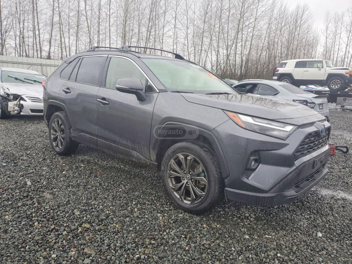 Toyota RAV 4 - фото 4