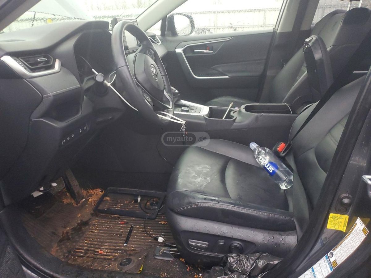 Toyota RAV 4 - фото 7