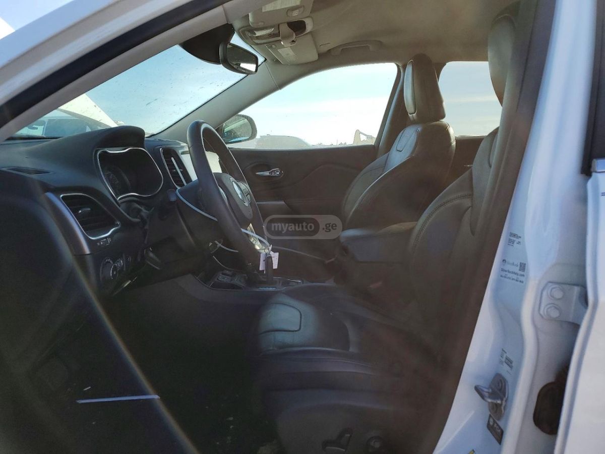 Jeep Cherokee - фото 7