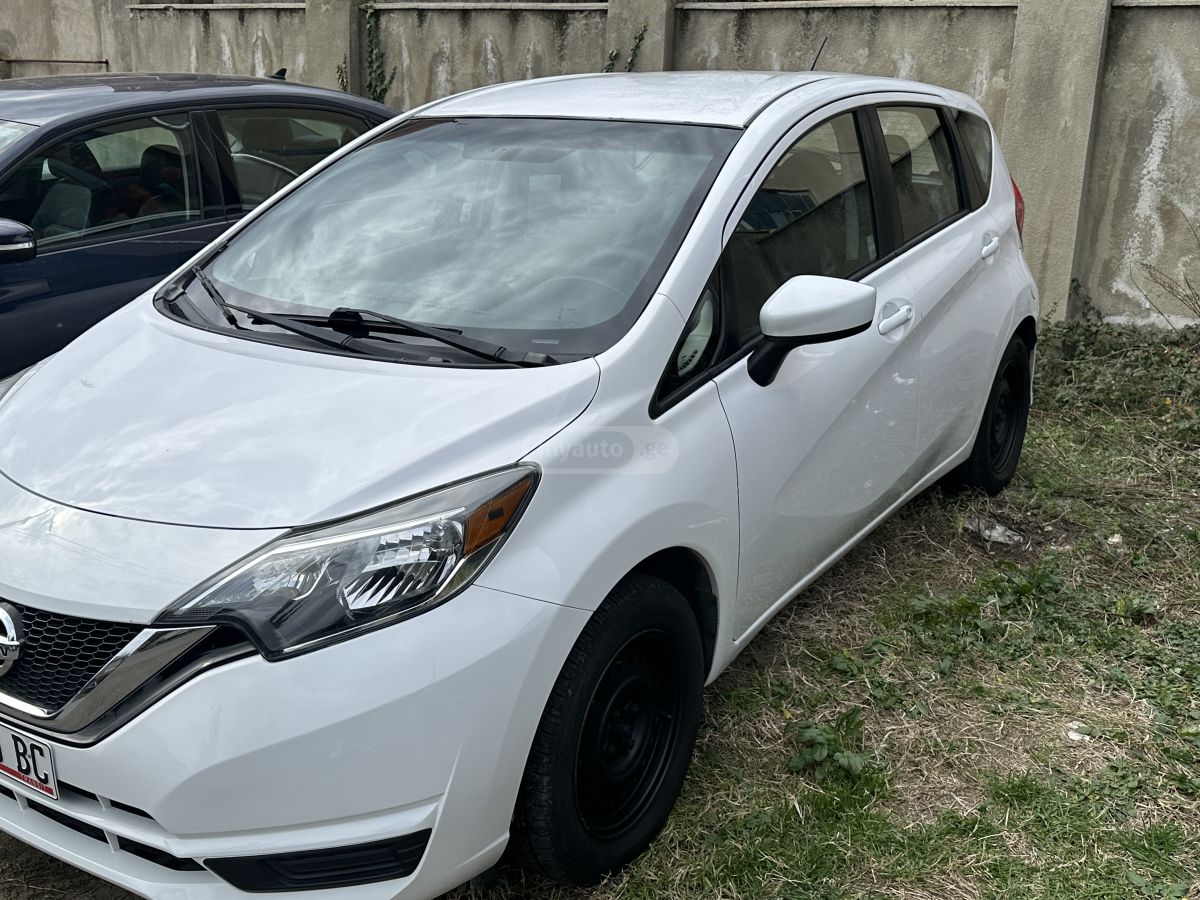 Nissan Versa - фото 4