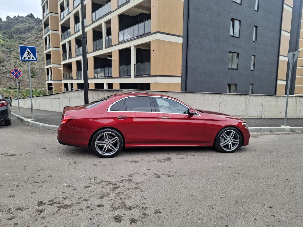 Mercedes-Benz E 300 - фото 13
