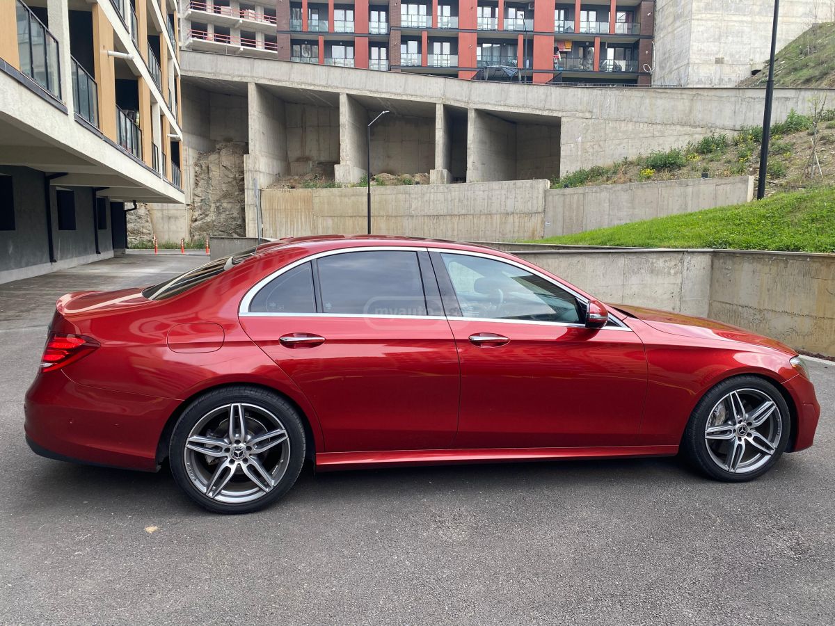 Mercedes-Benz E 300 - фото 3