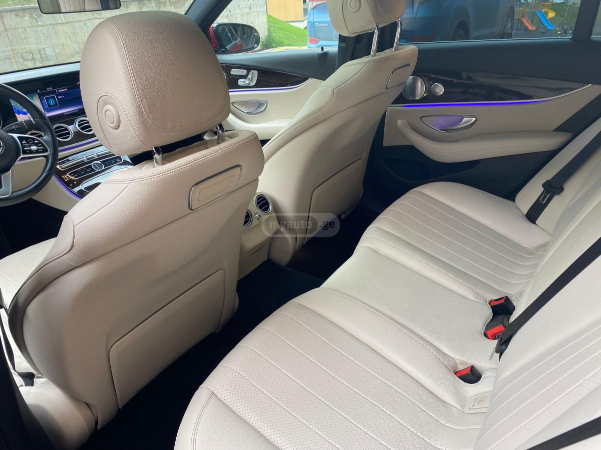 Mercedes-Benz E 300 - фото 7