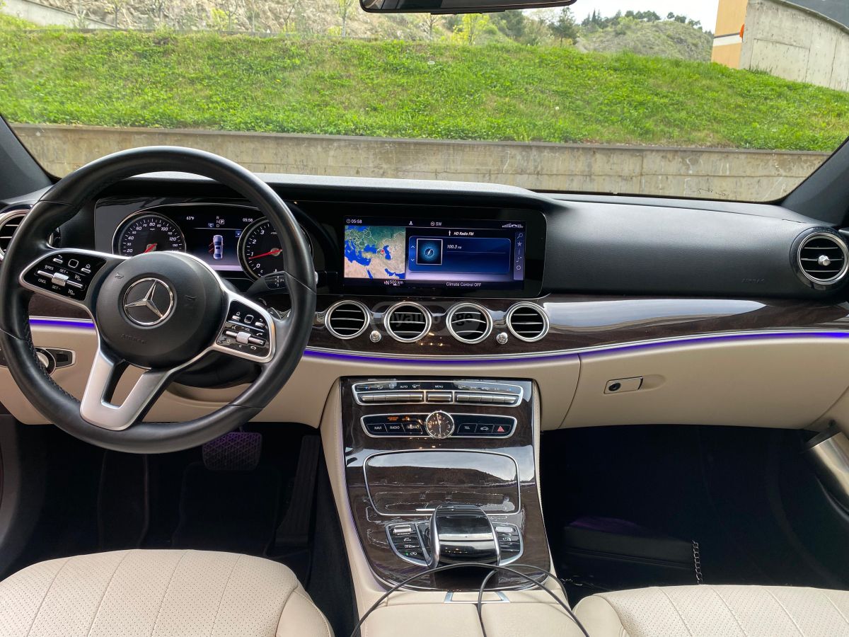 Mercedes-Benz E 300 - фото 8