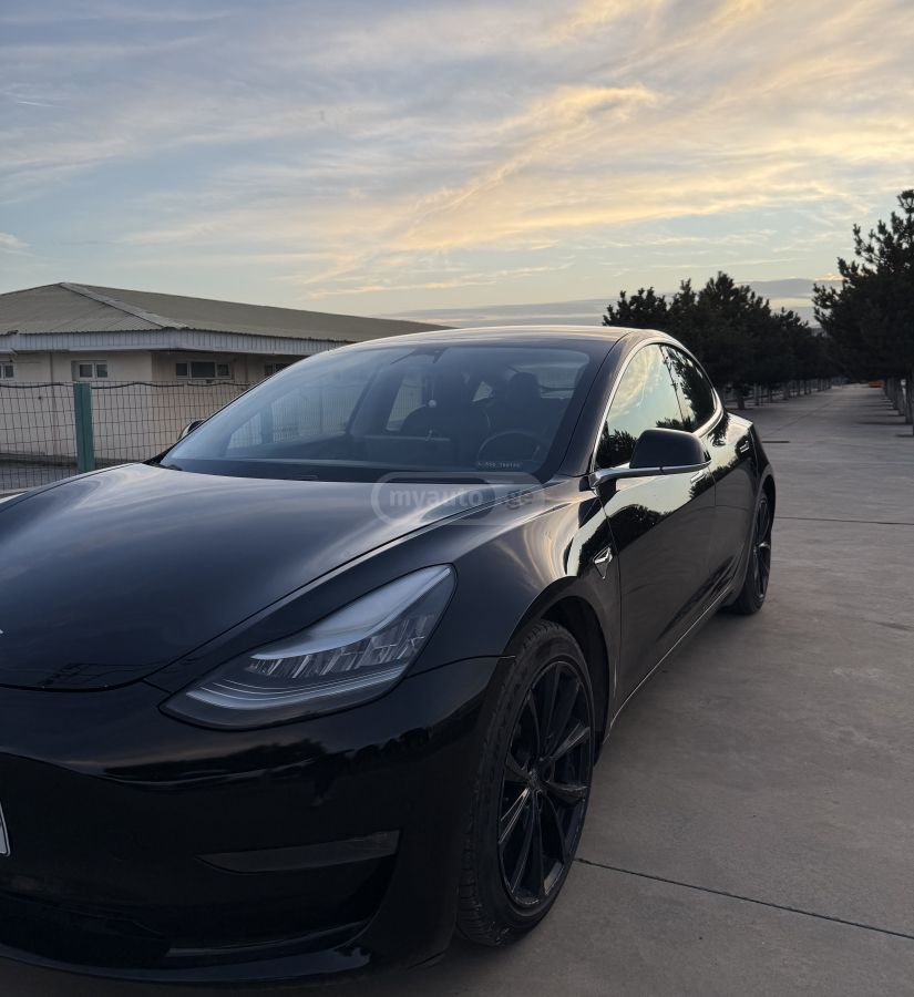 Tesla Model 3 - фото 5