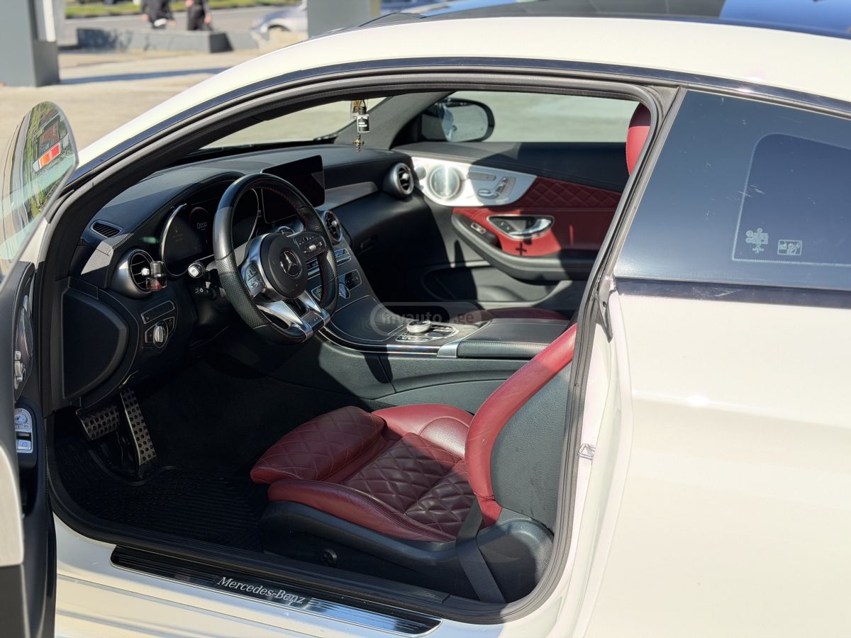 Mercedes-Benz C 300 - фото 7