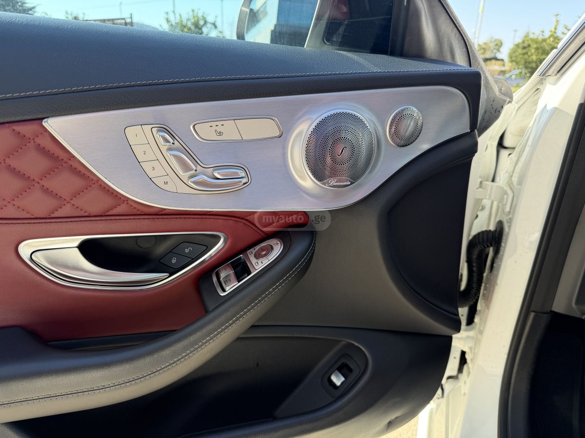 Mercedes-Benz C 300 - фото 9