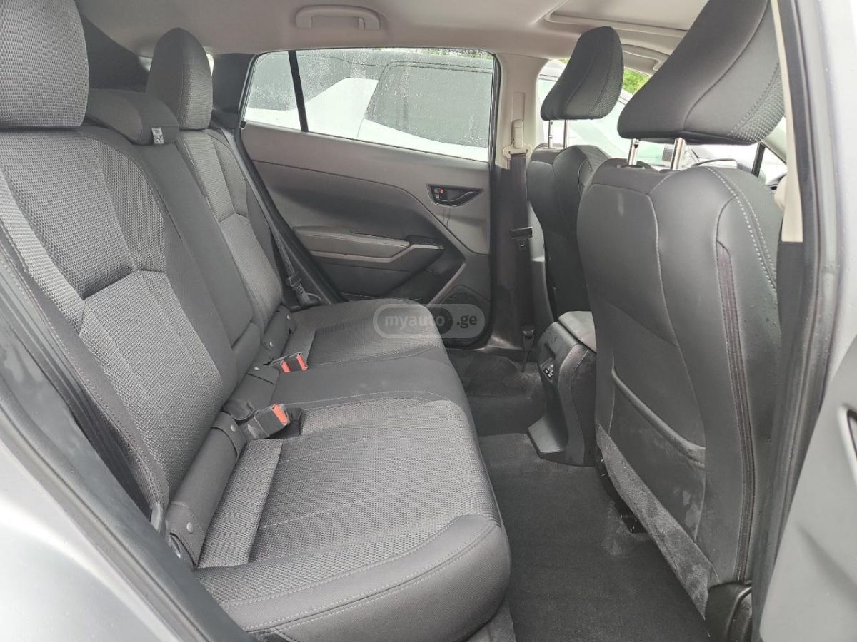 Subaru Premium 4dr All Wheel Drive CV — миниатюра 10