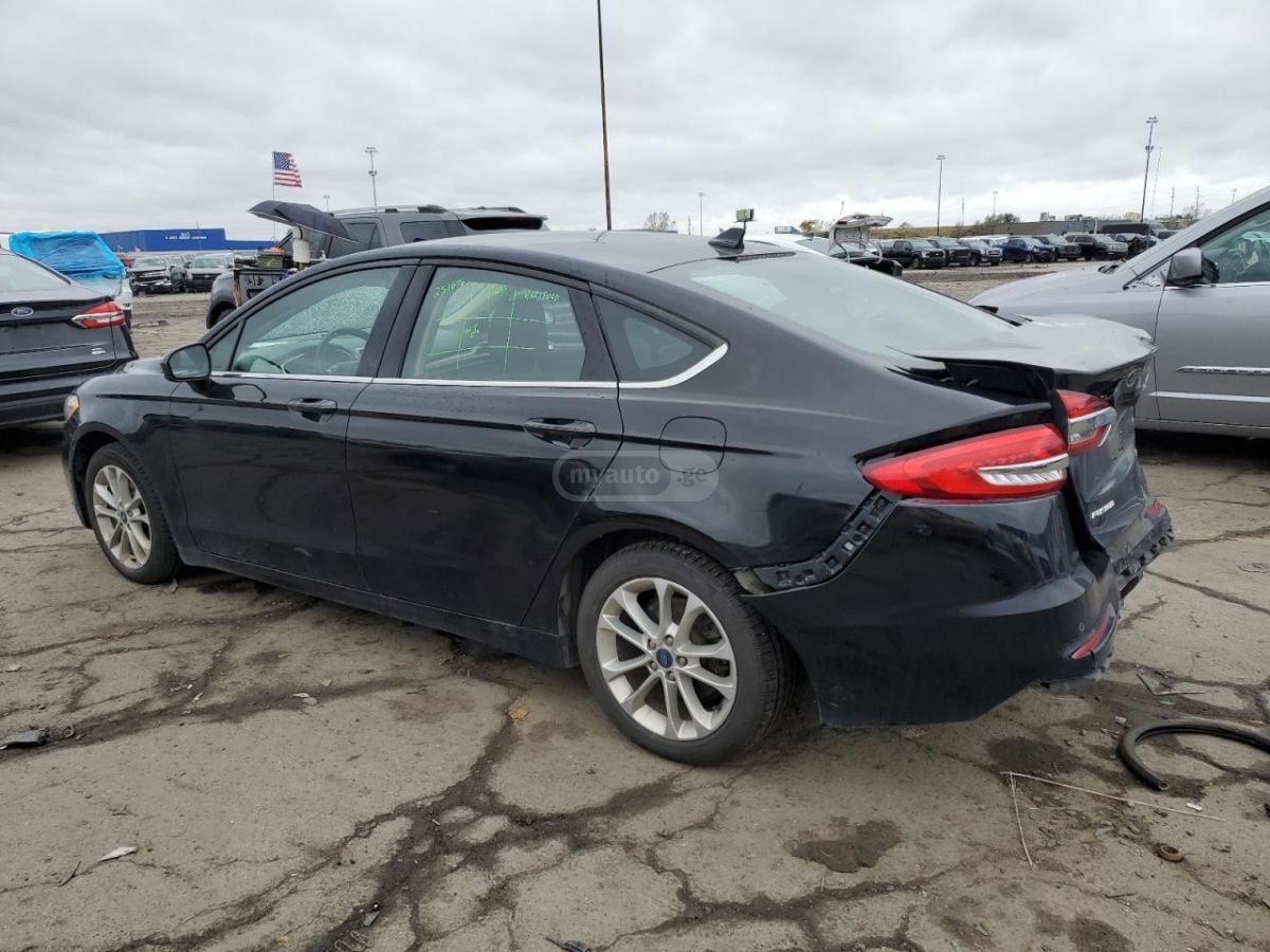 Ford Fusion - фото 2
