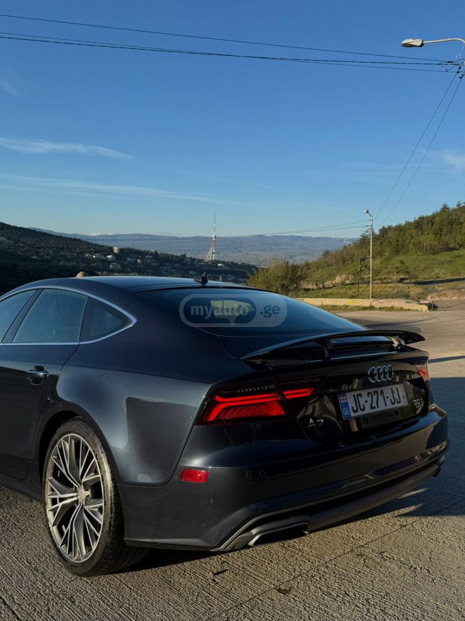 Audi A7 - фото 3