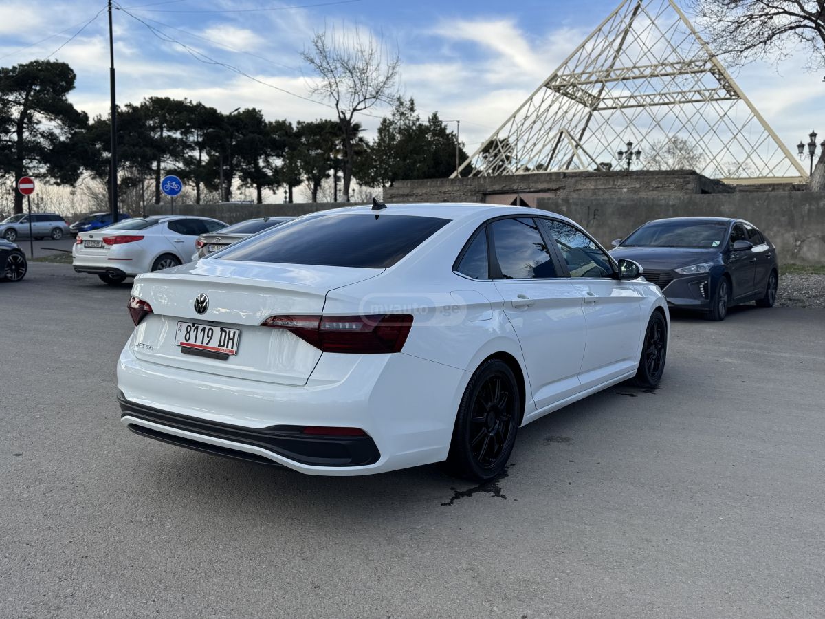 Volkswagen Jetta - фото 4