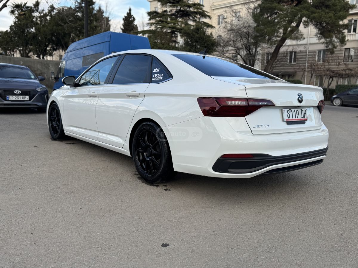 Volkswagen Jetta - фото 5