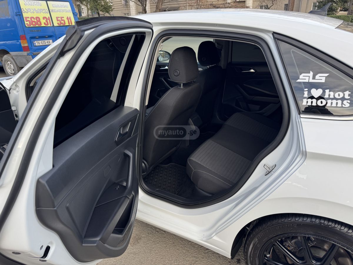 Volkswagen Jetta - фото 8